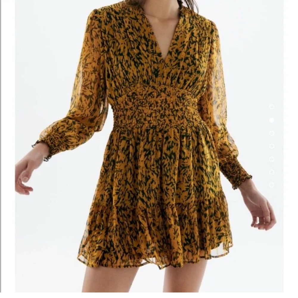 Zara Women's Long Sleeve Black and Gold Dress